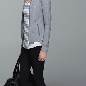 Lululemon Define Jacket|Size 6
Heathered Slate